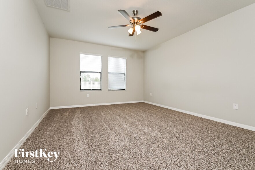 Building Photo - 14827 Crescent Rock Dr