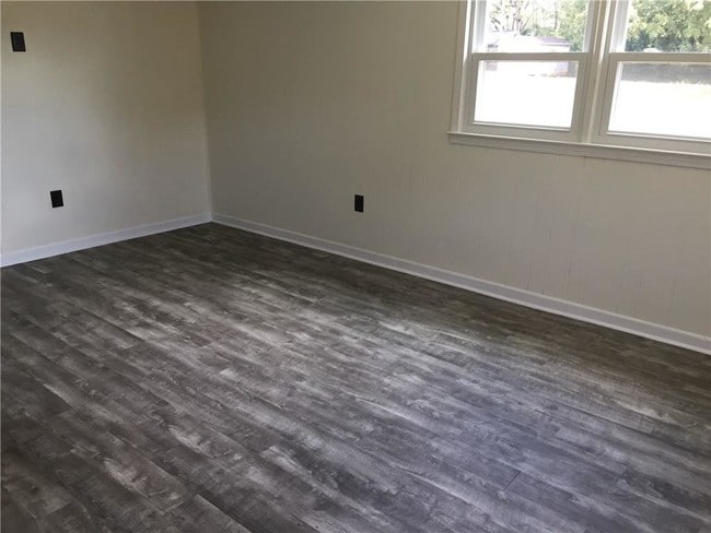 Building Photo - 104 S Ann St