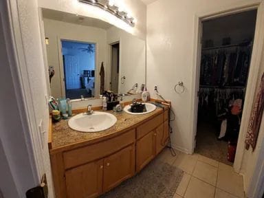 Building Photo - 705 Elliott Ln