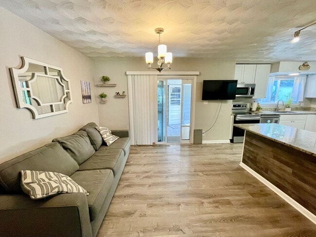 Building Photo - 4-Bedroom Home with Bonus Flex Room