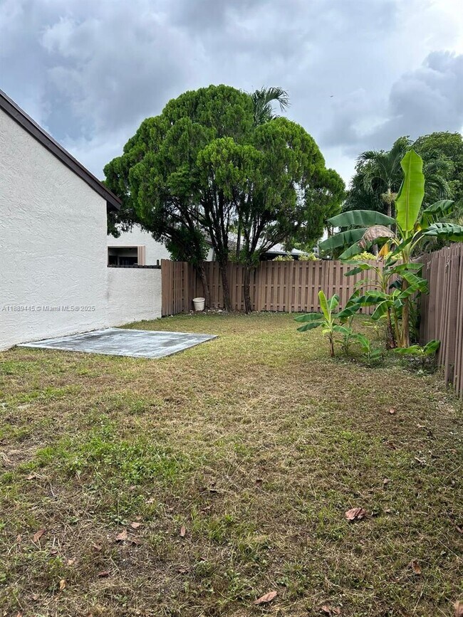 Building Photo - 9630 SW 152nd Ave