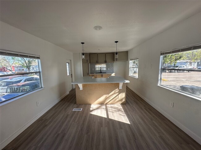 Building Photo - 510 N Shirley St