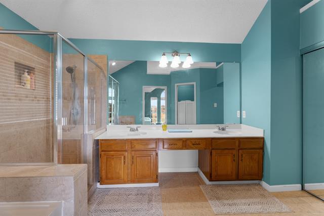 Building Photo - 2422 Whispering Cove Cir