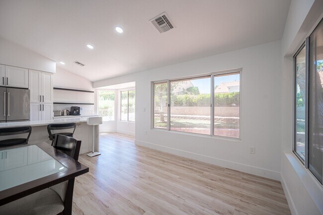 Building Photo - Sun CIty Summerlin 55+, Highly Upgraded, S...