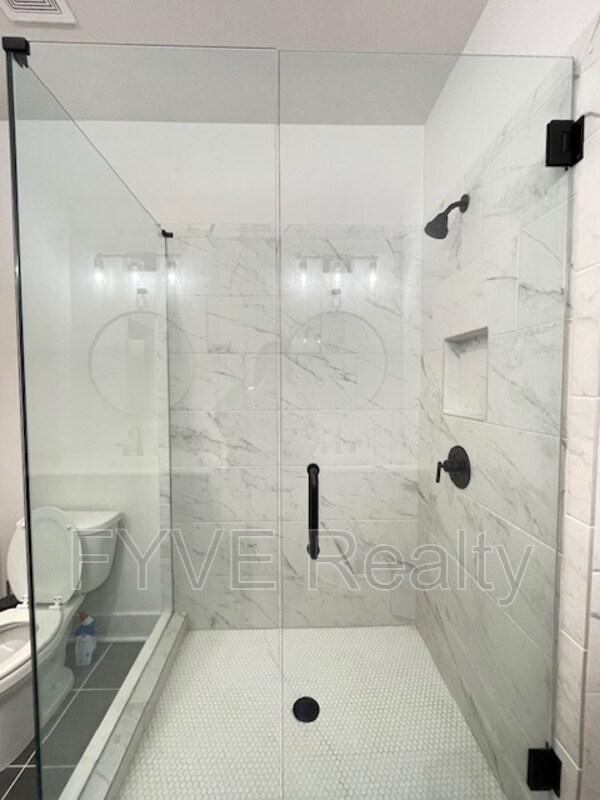 Building Photo - 194 Chestnut Cir