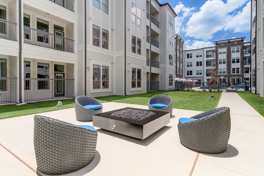 Shepherd N 4840 IMG 01_1_1 - Dakota at Shepherd