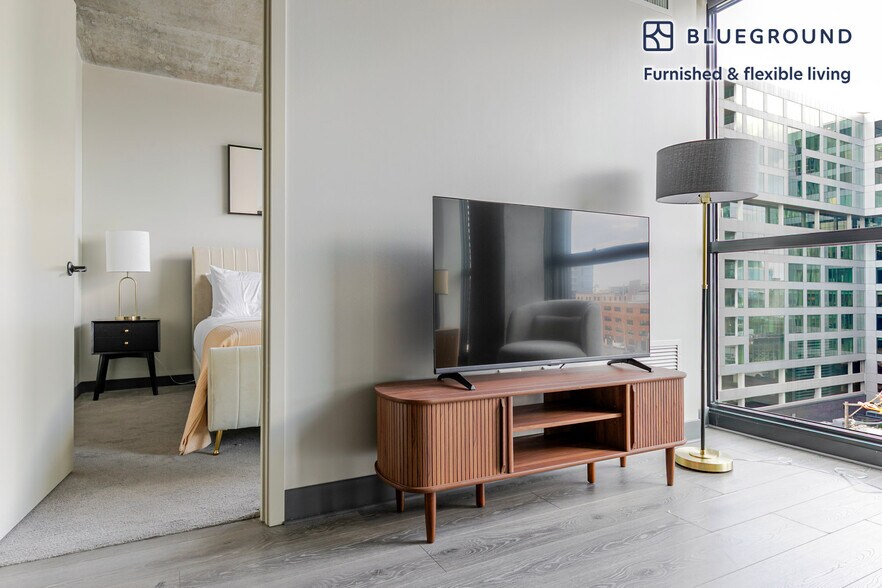 Building Photo - 180 N Ada St