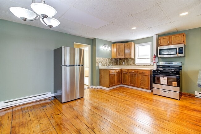 Building Photo - 39 Ruggles St