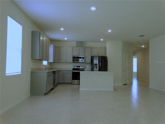 Building Photo - 7641 Syracuse Dr