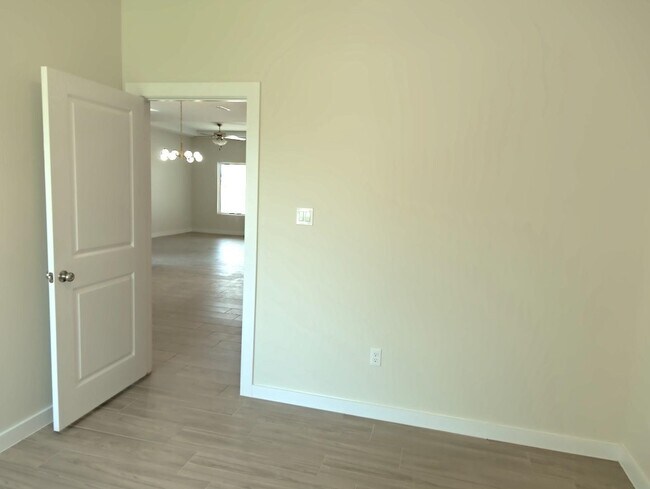 Building Photo - 5928 Heather Loop