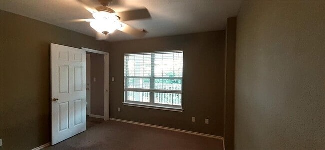 Building Photo - 9009 Mountain Mist Ln