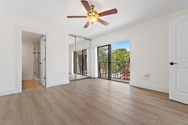 Building Photo - 1221 12th Ct