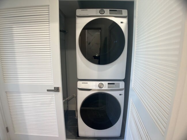 Building Photo - 3215 N 13th St