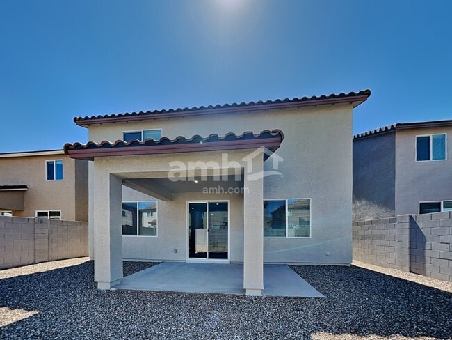 Building Photo - 17154 W Golden Ln