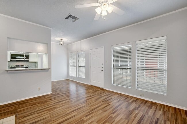 Building Photo - 2804 Rio Grande St