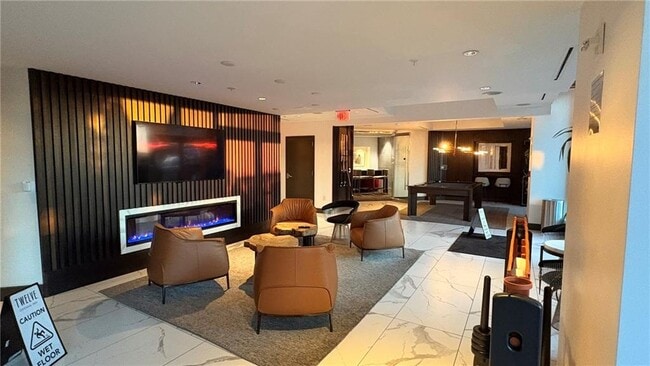 Building Photo - 400 W Peachtree St NW