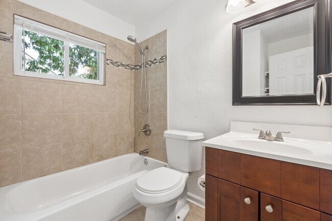 Building Photo - Beautiful Split Level Home in Norfolk!!