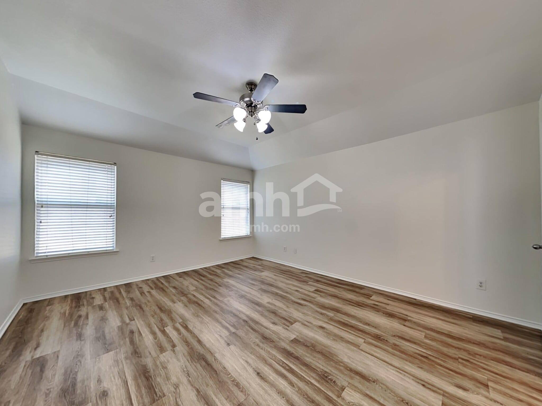 Building Photo - 1804 Heron Dr