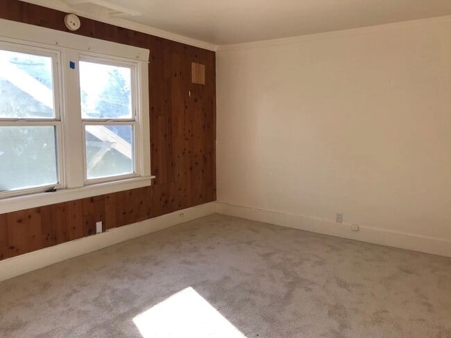 Building Photo - CLICK "REQUEST A TOUR" NOW!