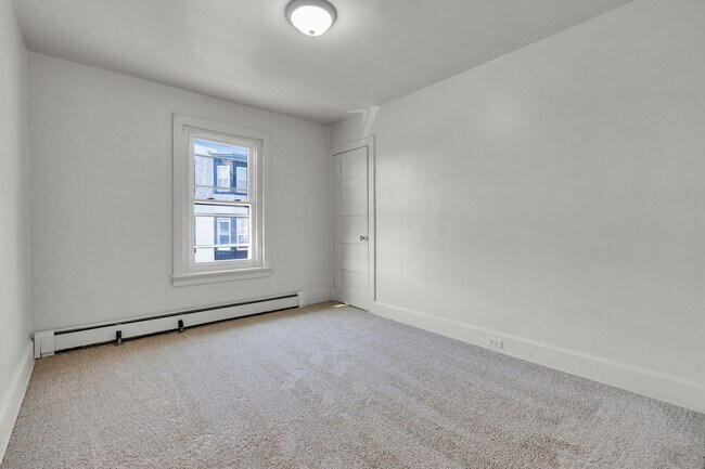 Building Photo - 1466 Main St