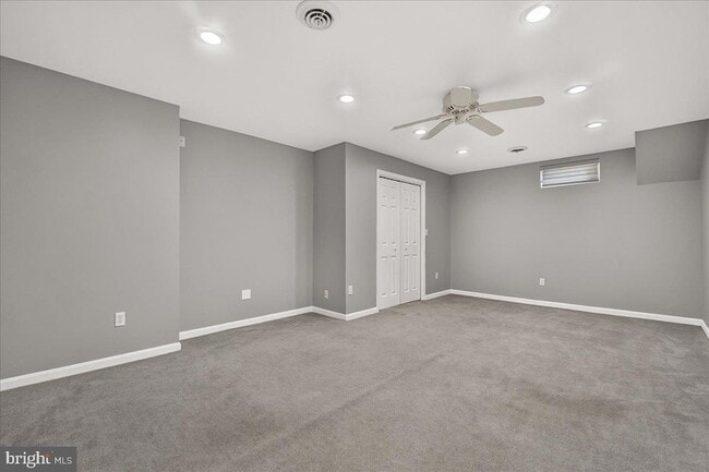 Building Photo - 6455 Saddlebrook Ln