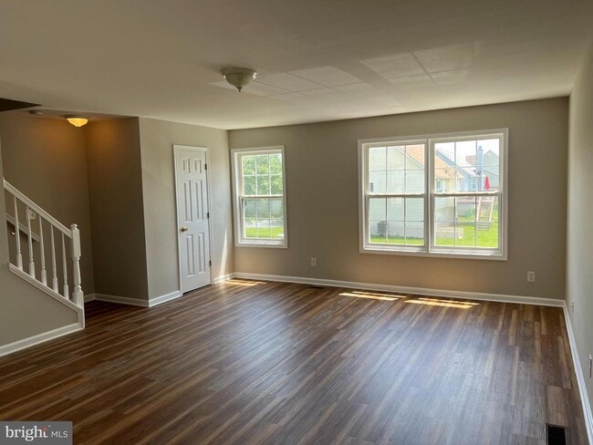 Building Photo - 868 Aztec Dr