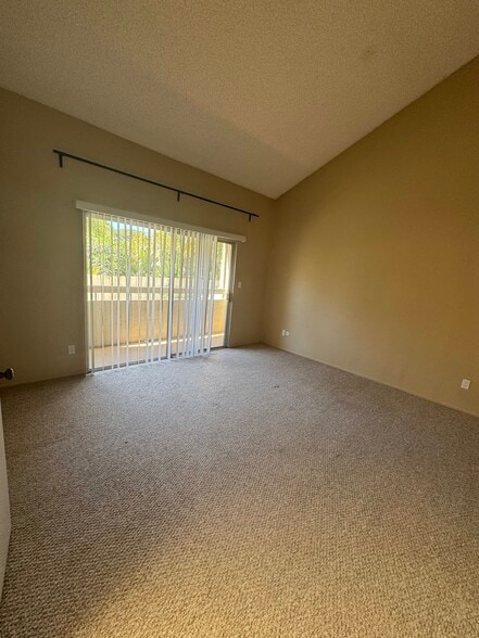 Master Bedroom - 3882 Radcliffe Ln