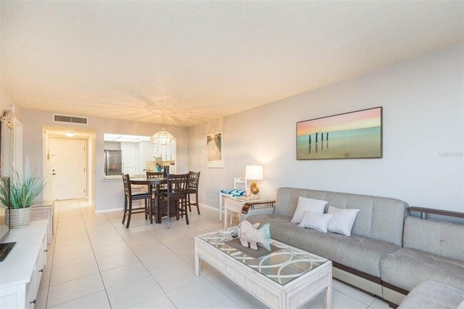 Building Photo - 6357 Bahia Del Mar Blvd S
