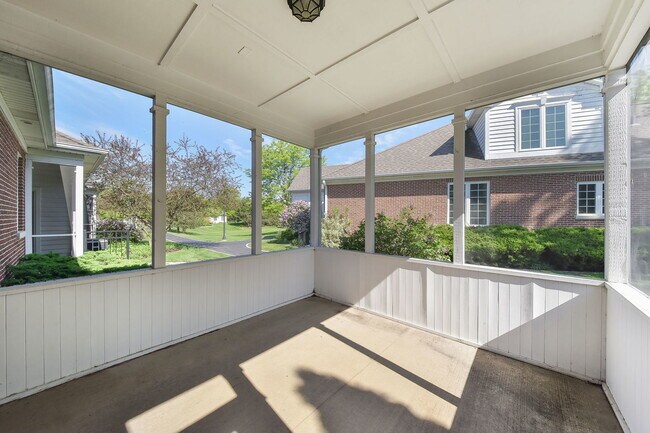 Building Photo - 410 Delnor Glen Dr