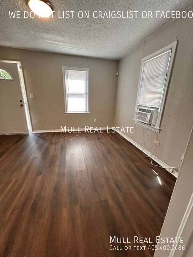 Building Photo - 4801 N Willow Ave