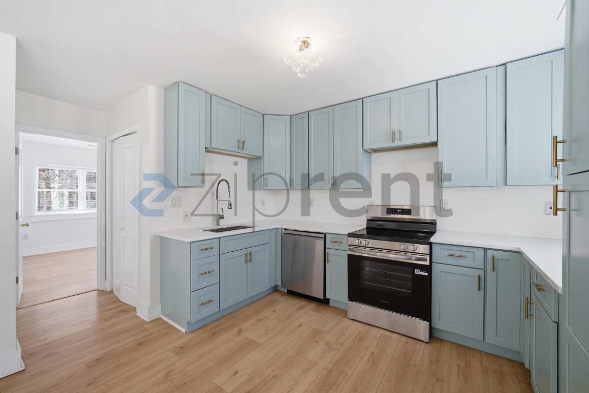 Building Photo - 1264 Hartford Ave SW