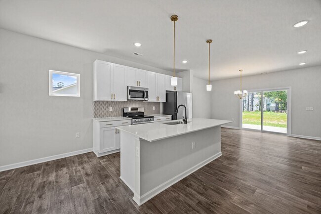Building Photo - COMING SOON !!!!!! Beautiful new build multi family home!