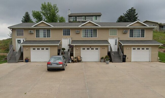 Building Photo - r3624