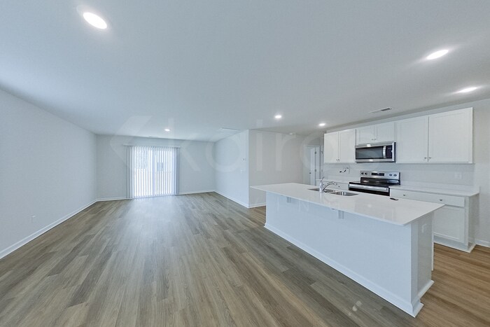 Building Photo - 106 Inez Ave