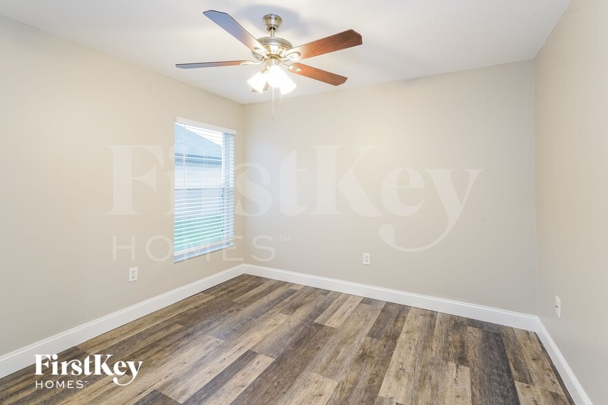 Building Photo - 28807 Skyglade Pl