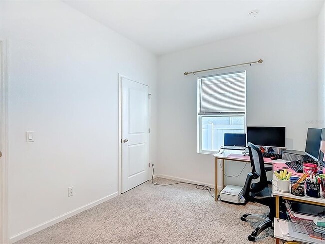 Building Photo - 38345 Honey Suckle Dr