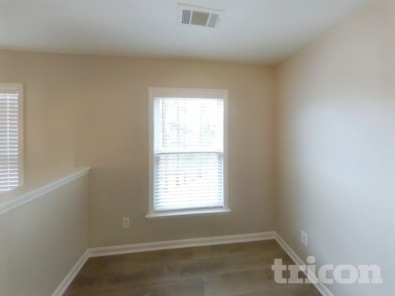 Building Photo - 9106 Valleyview Ct