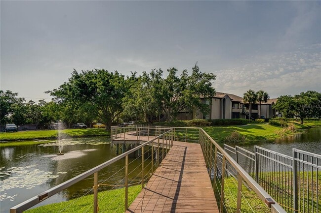 Building Photo - 10263 Gandy Blvd N