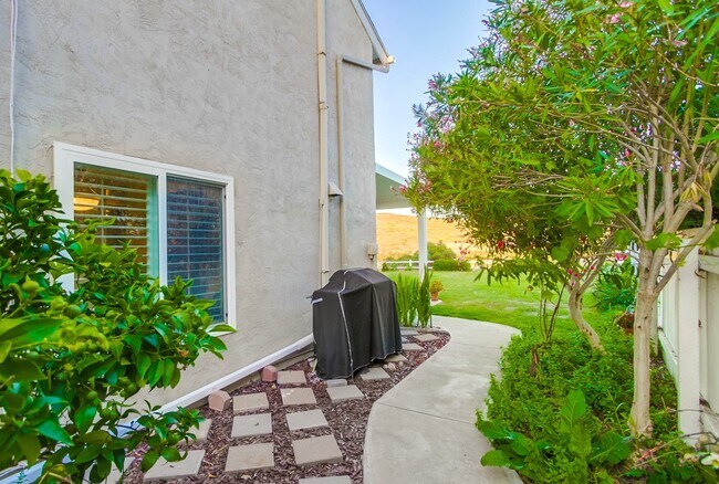 Building Photo - 9044 Capcano Rd