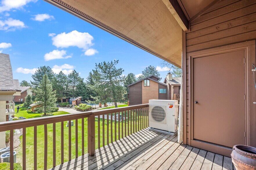 Deck over courtyard - 501 Manhattan Dr