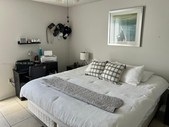 Building Photo - 7125 NW 186th St