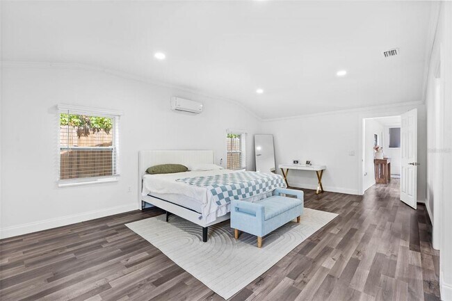 Building Photo - 2201 50th Ave N