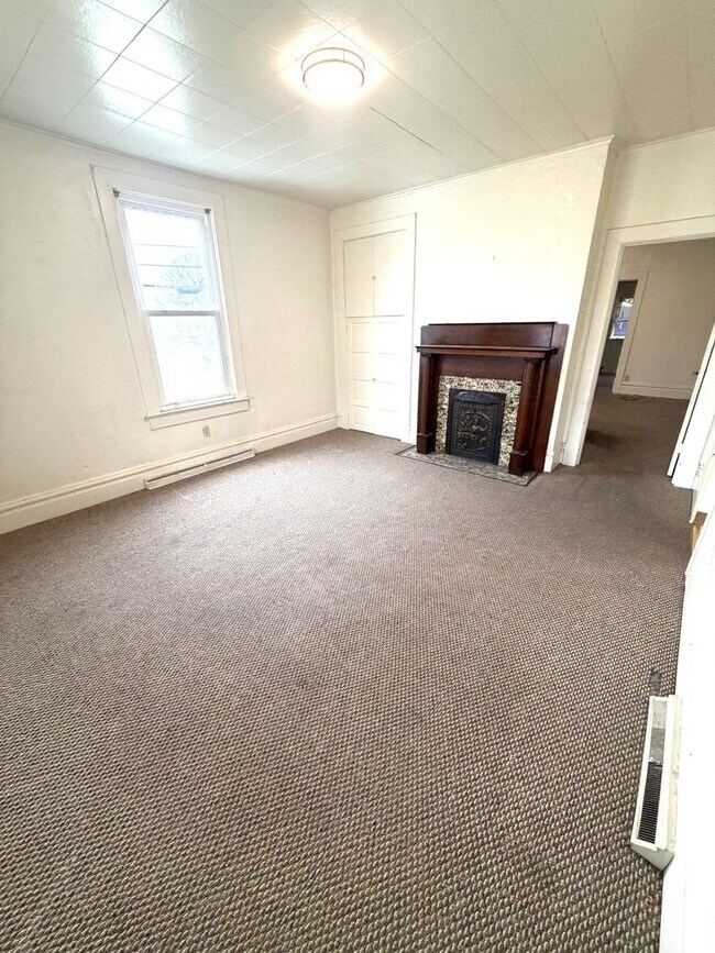 Building Photo - 914 Lawrence St