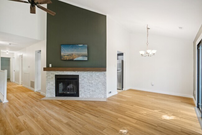 Building Photo - 203B Cypress Point Cir