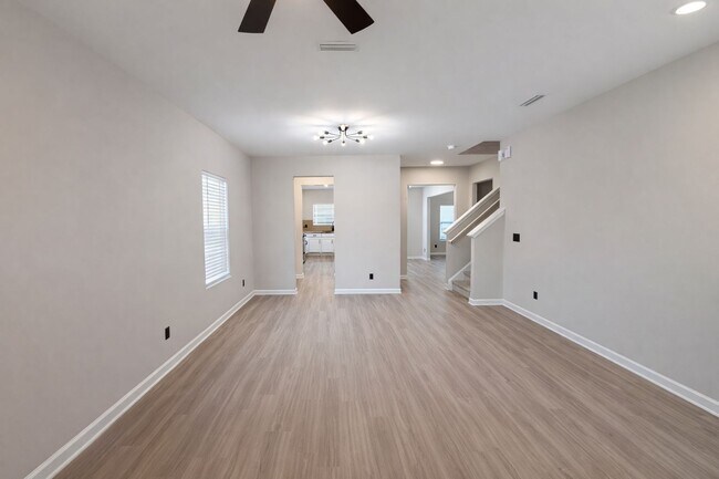 Building Photo - 12881 Clydesdale Dr