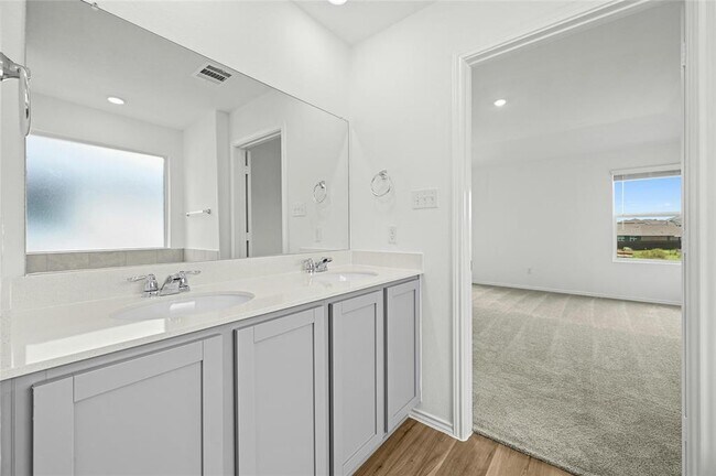 Building Photo - 2416 Four Waters Lp