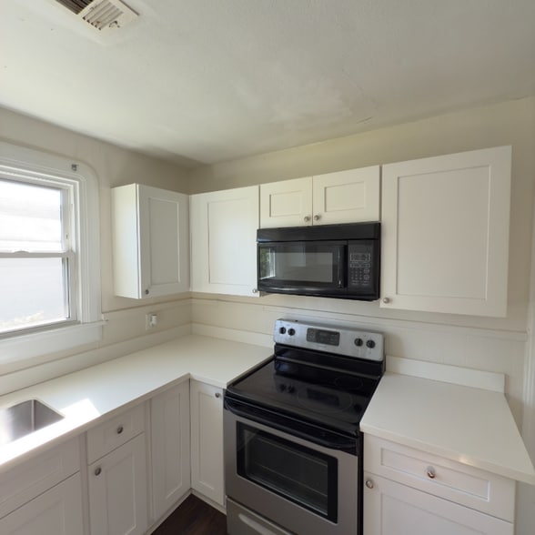 Building Photo - 1622 Farragut St