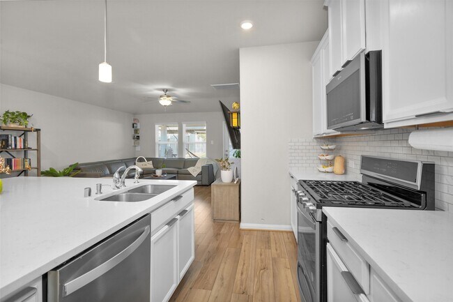 Building Photo - 18544 Meadow Point Ln