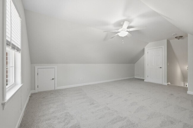 Building Photo - Welcome to Windmill Meadows!