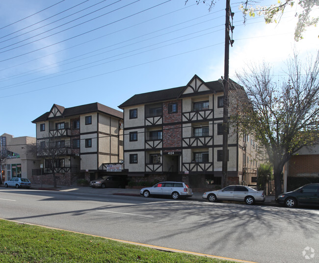 Building Photo - Eagleview Apartments